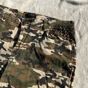 Camo capri pants.
